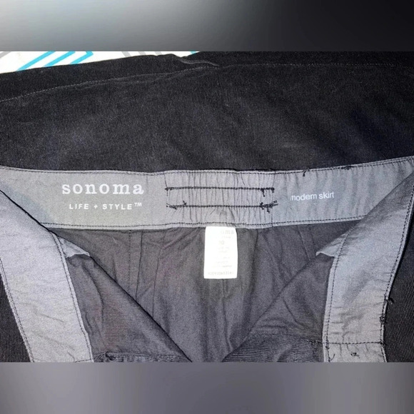 Sonoma, modern skirt,10, lightweight, ribbed, contrast button down, A-line skirt - Picture 6 of 7